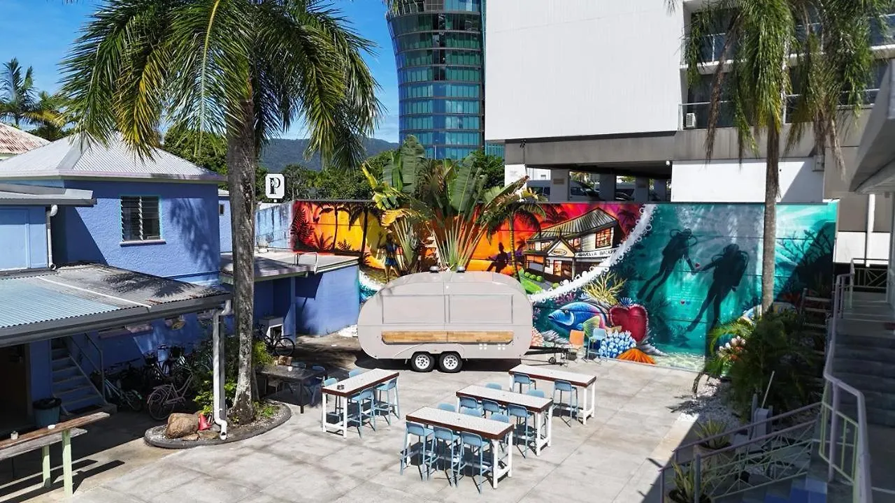 Hostel Caravella Backpackers Cairns Australia